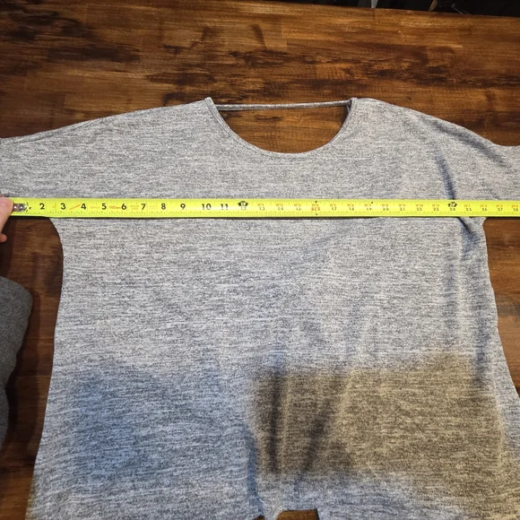 Boohoo Light Gray Long Sleeve Women's Top - Picture 2 of 9